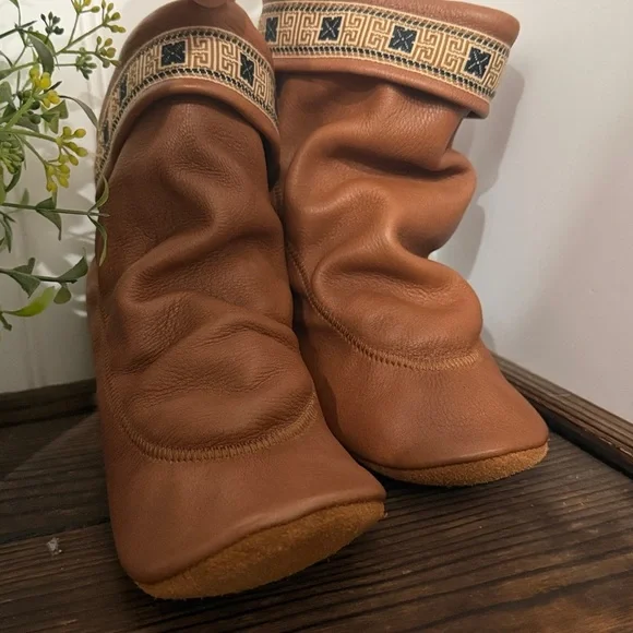 NWT Footskins USA DeerTan Leather Ankle Moccasin Slipper Boots - Picture 7 of 8